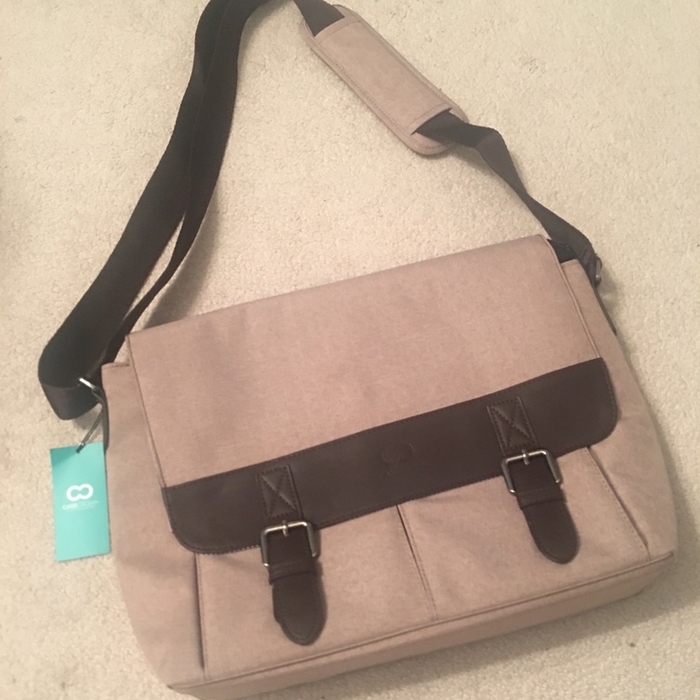 Case Crown Messenger Bag